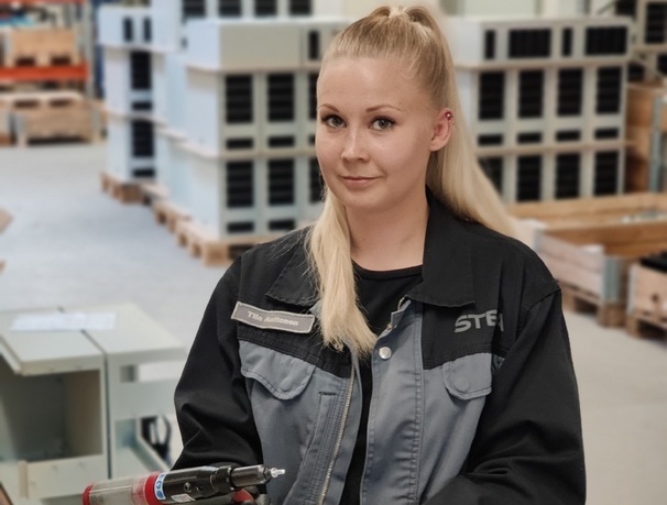 Tiia, Assembly Worker